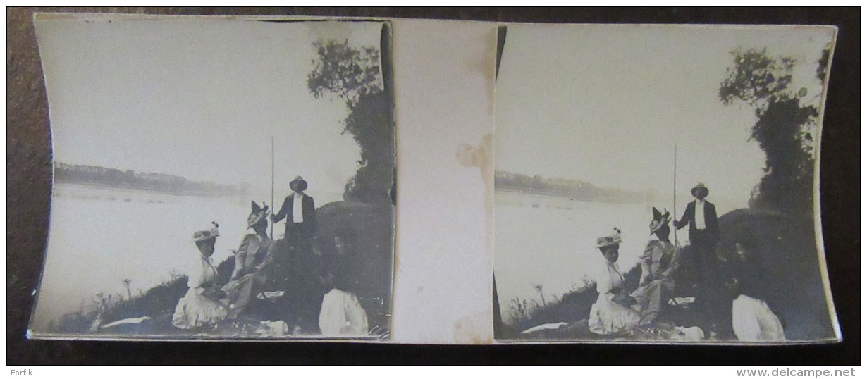 Photo Stéréoscopique - Scène De Vie, Famille, Bord De Lac, Pique-nique, Animée - Vers 1900 - Photos Stéréoscopiques