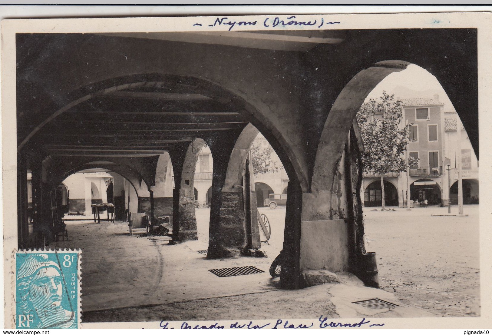 Cp , 26 , NYONS , Les Arcades De La Place Carnot - Nyons