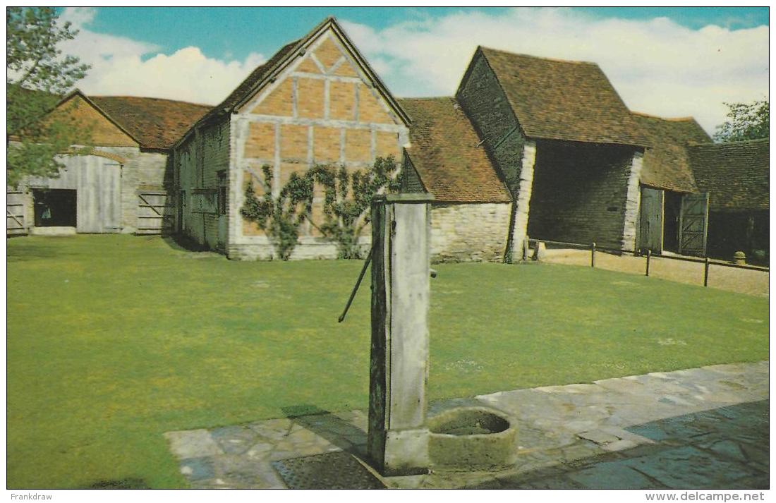 Postcard - The Farm Buildings, Mary Arden's House, Stratford - Upon - Avon Unused Very Good - Non Classificati