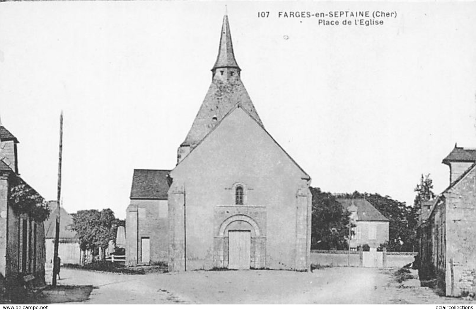 Farges En Septaine        18       La Place De L'Eglise 1        (voir Scan) - Autres & Non Classés