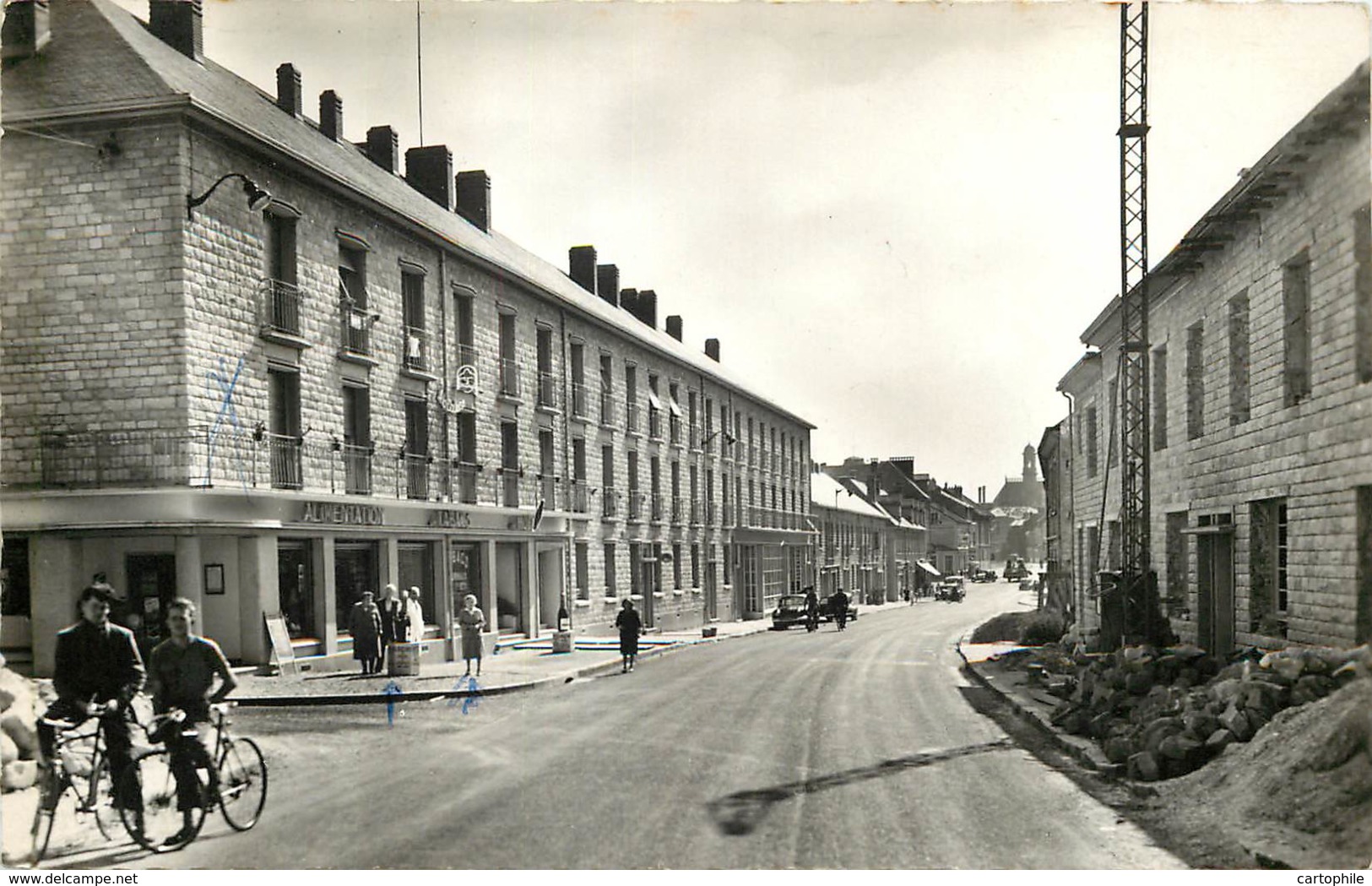 08 - RETHEL - Rue Robert Sorbon En 1957 PF - Rethel