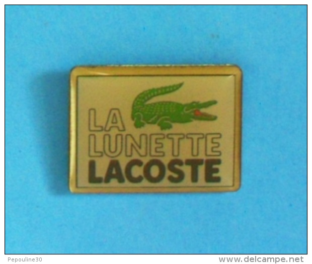 1 PIN'S //   **  LA LUNETTE / LACOSTE / LE CROCODILE ** - Marche
