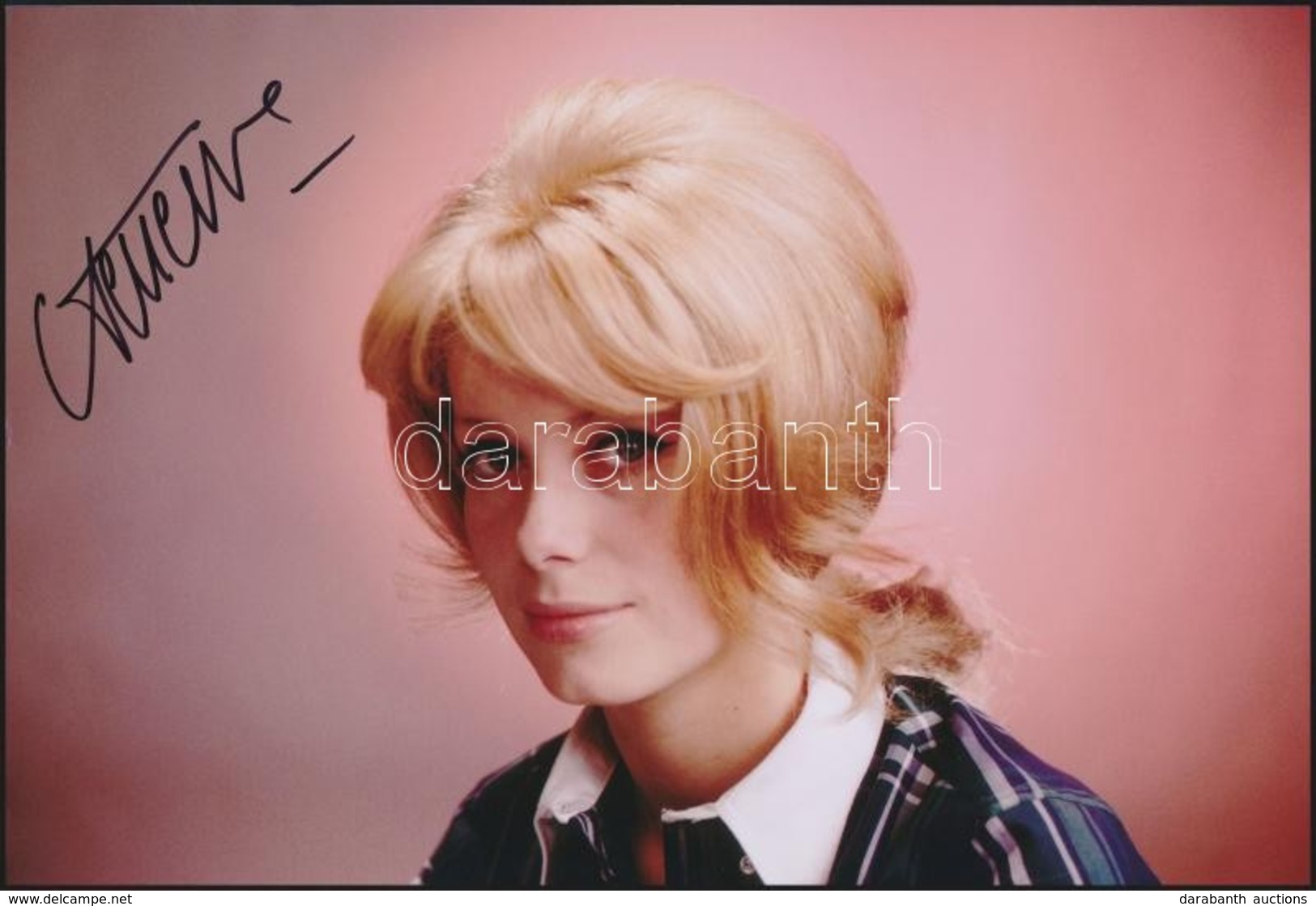 Catherine Deneuve (1943-) Francia Színésznő Aláírt Fotó / Autograph Signature On Photo 20x30  Cm - Sonstige & Ohne Zuordnung