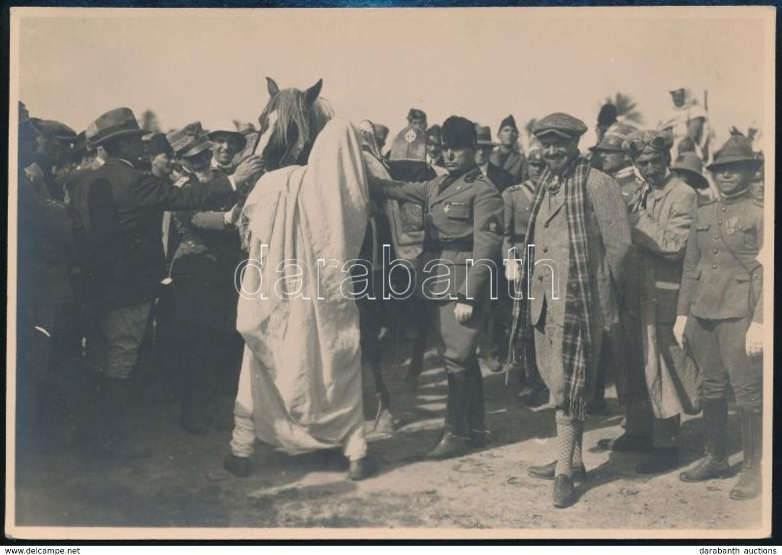 Cca 1930 Az Arabok Paripát Ajándékoznak Mussolininek Tripoliban, Pucci Pecséttel Jelzett Fotója, Hátoldalon Feliratozva, - Sonstige & Ohne Zuordnung