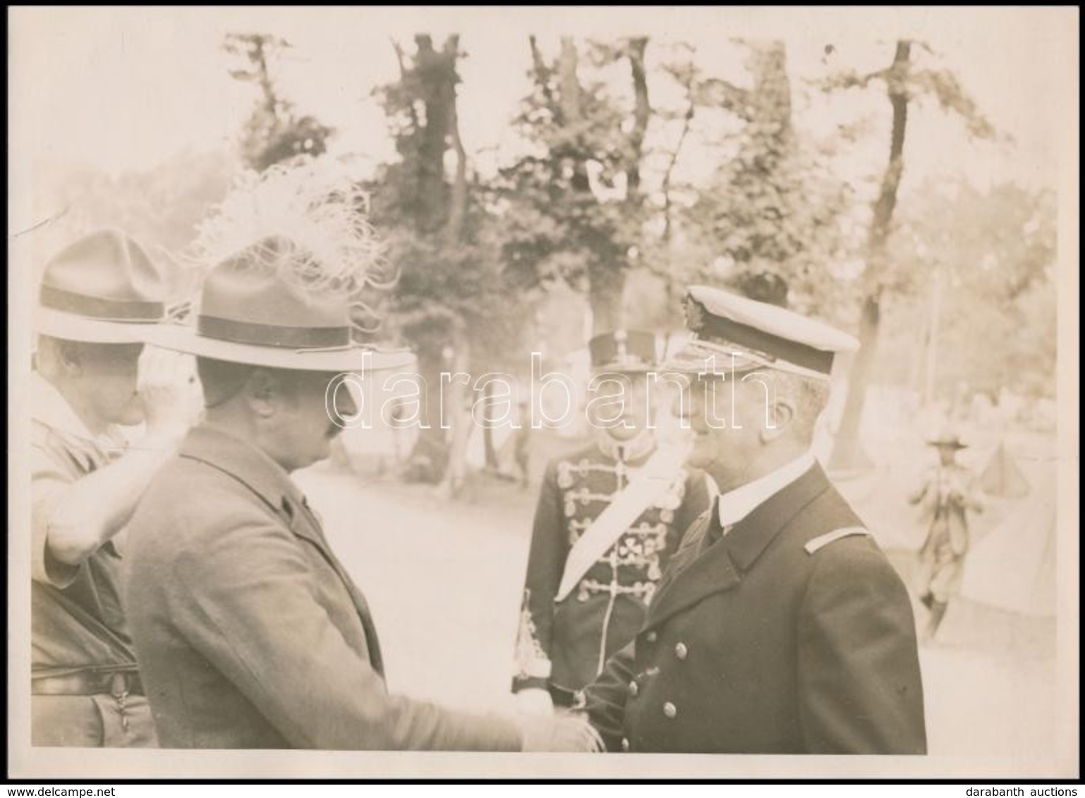 1933 Horthy Miklós Kormányzó Cserkész Vezetőkkel, Fotó, Felületén Törésnyommal, Szakadással, 17,5×24 Cm - Scoutisme