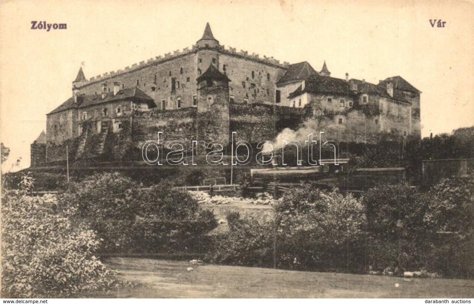 ** T2 Zólyom, Zvolen; Vár, Gőzmozdony Az Előtérben / Castle, Locomotive - Ohne Zuordnung