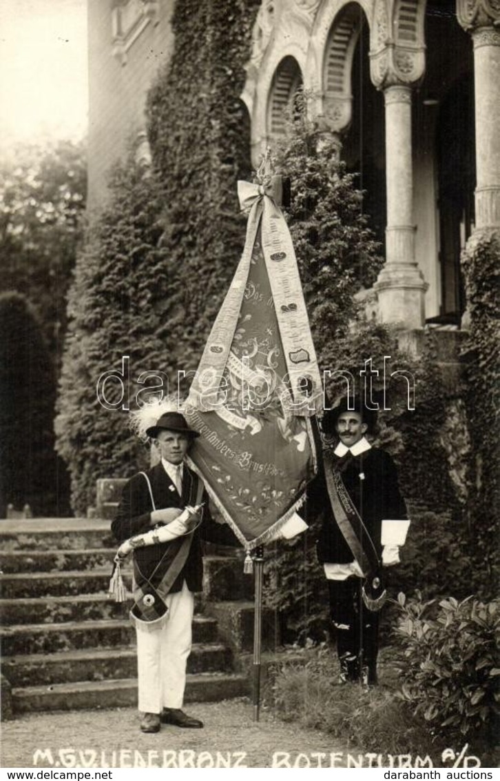 * T1/T2 Vasvörösvár, Rotenturm An Der Pinka; Kórustagok Zászlóval /  M.G.V. Liederkranz / Choir Members With Flag. Gusta - Non Classés