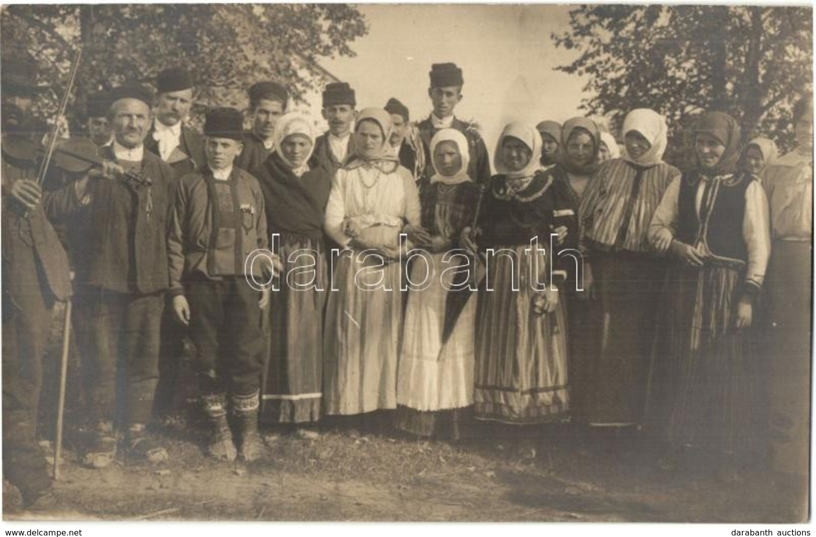 * T2 1917 Gornji Ribnik, Villagers In Traditional Costume, Folklore. Photo - Non Classés
