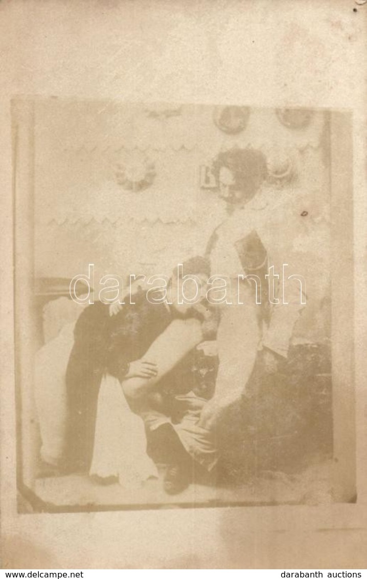 ** T3 Vintage Porn Photo Postcard (small Pinhole) - Ohne Zuordnung