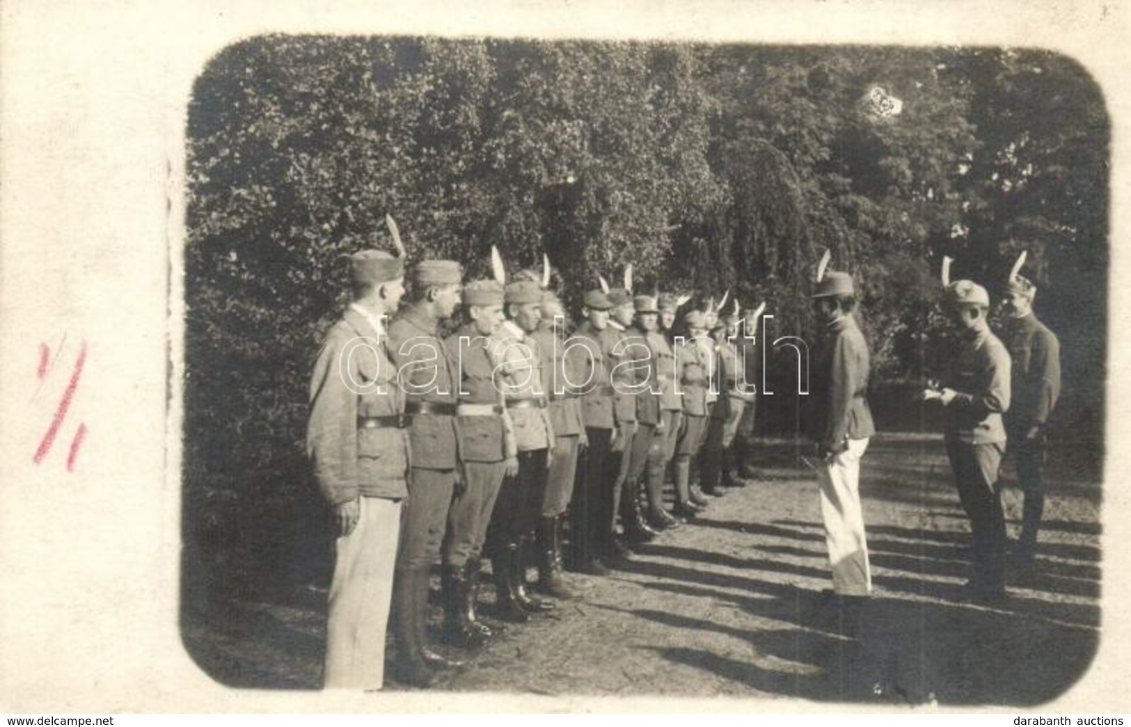 * T2 1919 Siófok, Madary Antal Tiszti Század Egy Kihallgatáson. Darutollas Tisztek / Hungarian Officer Squad With Crane  - Ohne Zuordnung