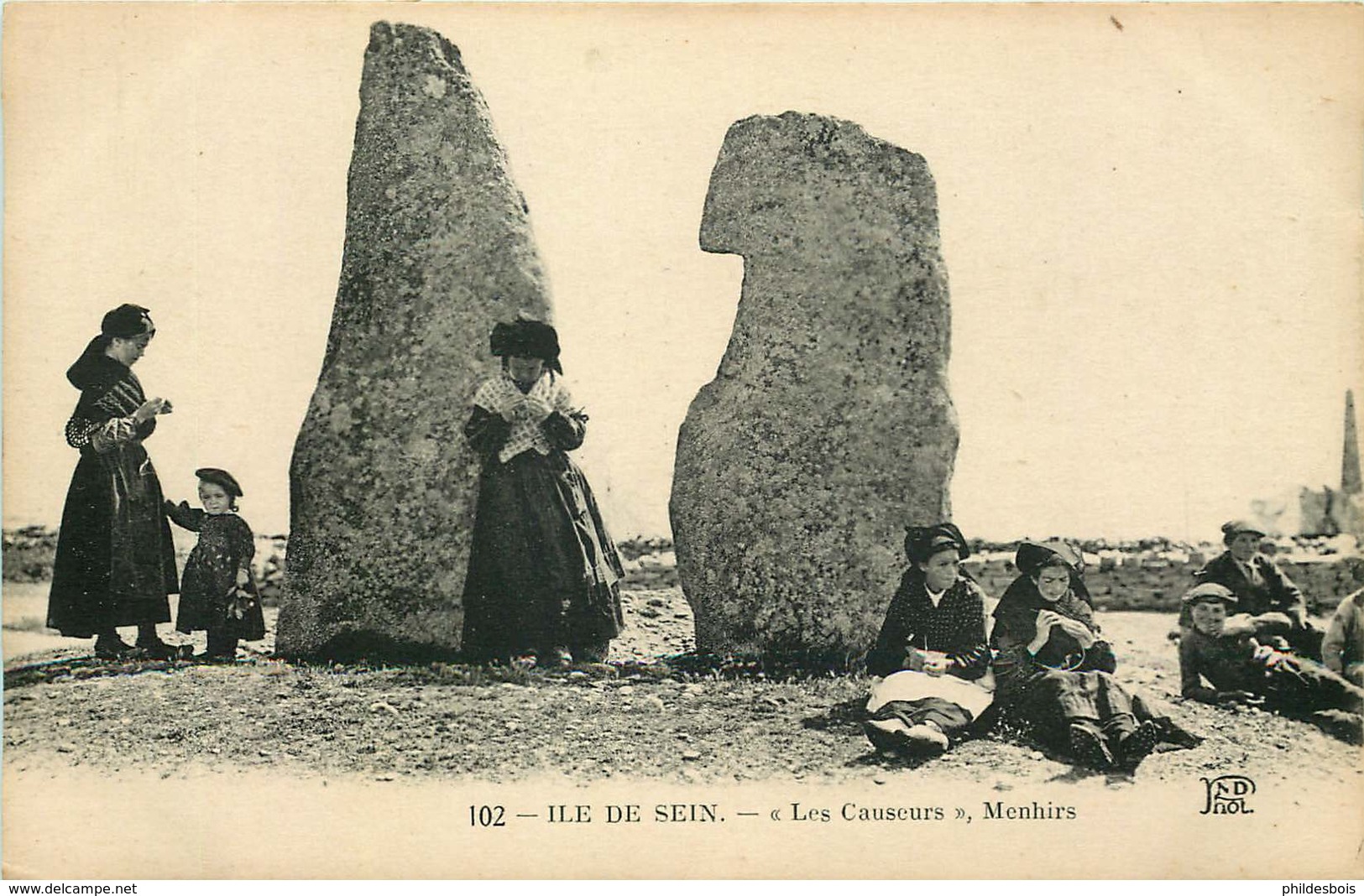 FINISTERE ILE DE SEIN  Les Causeurs ,Menhirs - Ile De Sein