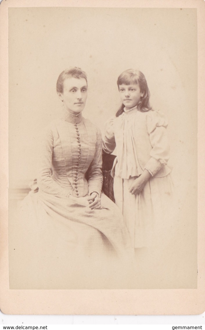 ANTIQUE CABINET PHOTO. MOTHER AND DAUGHTER .  STAMFORD STUDIO - Old (before 1900)