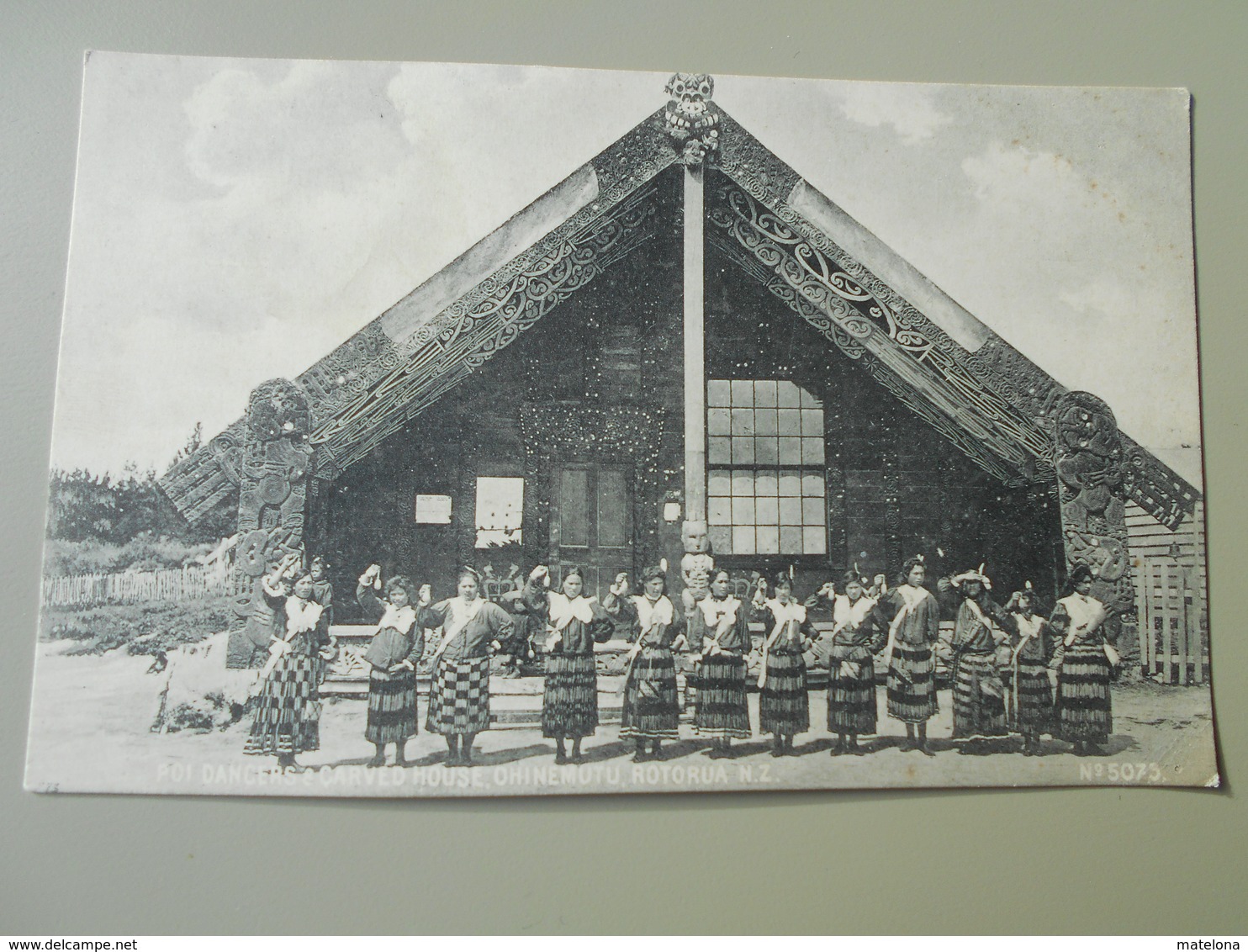 NOUVELLE ZELANDE  POI DANCERS & CARVED HOUSE OHINEMUTUROTORUA - Nouvelle-Zélande