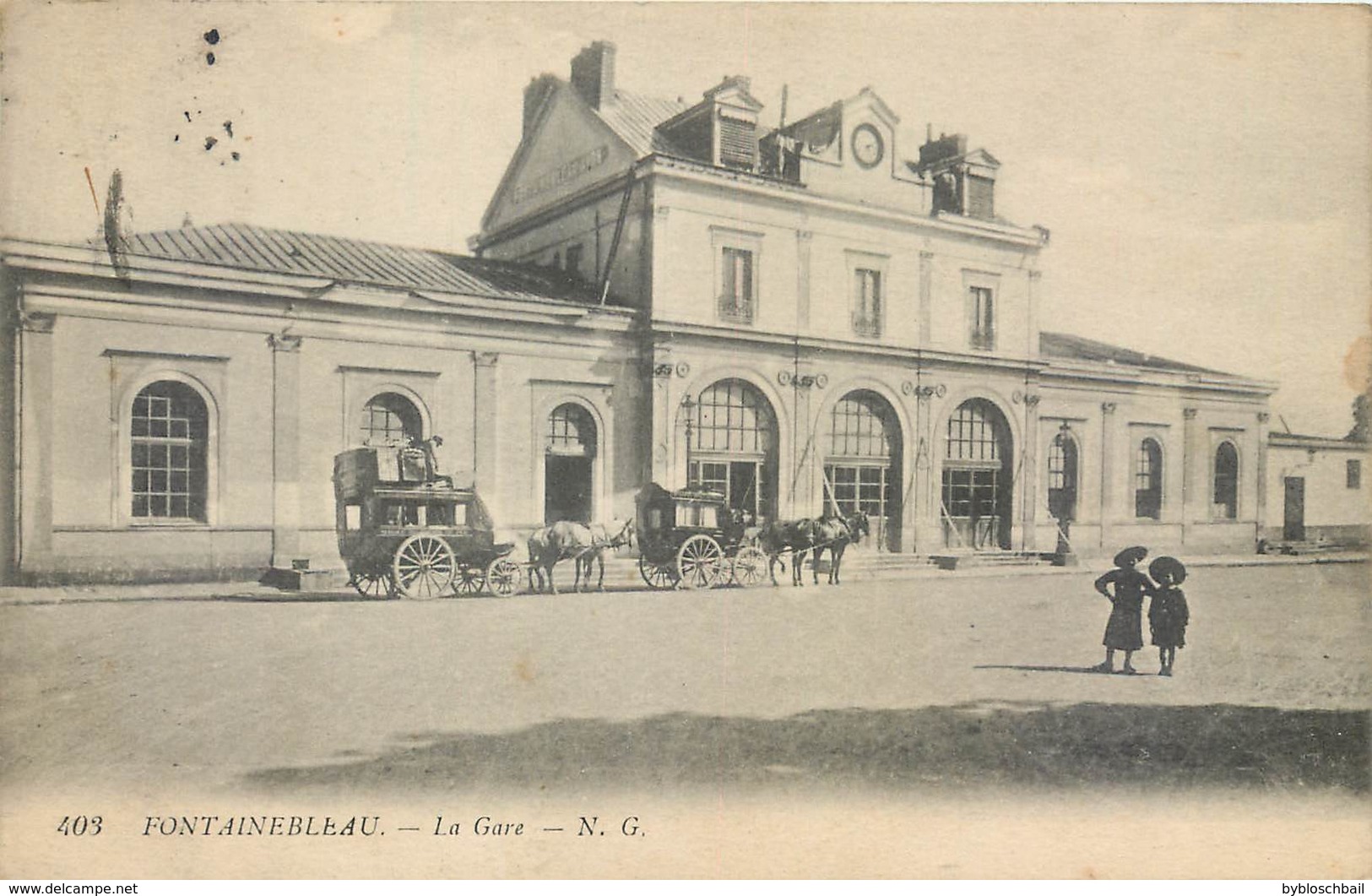 CPA 77 SEINE ET MARNE - Gare De Fontainebleau - Avon - Diligence - Chevaux - Attelages - 403 - N.G. - Fontainebleau