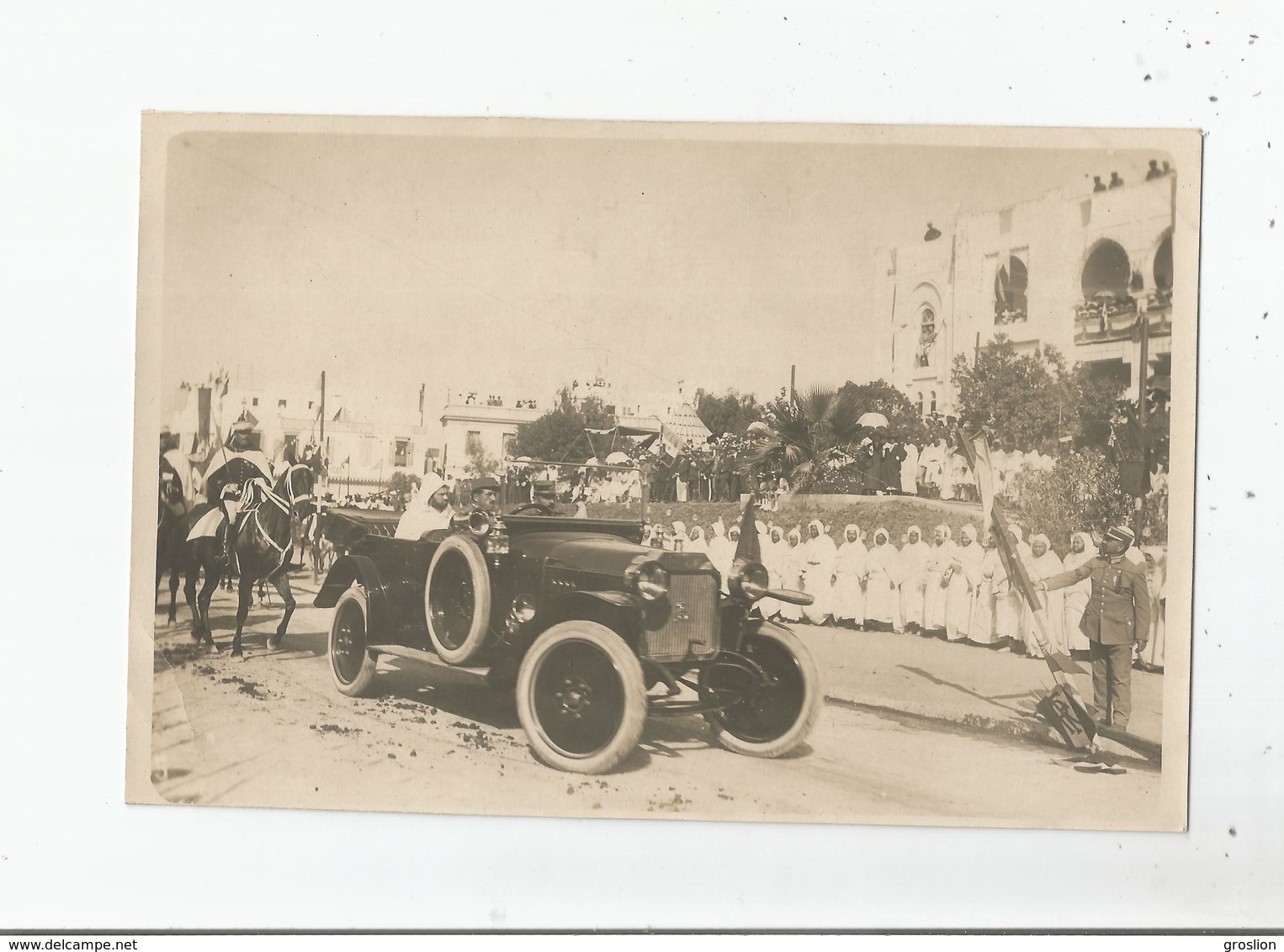 RABAT (MAROC) PHOTO REVUE DU 14 JUILLET 1919 LE DEPART DU SULTAN (BELLE AUTO) - Lieux