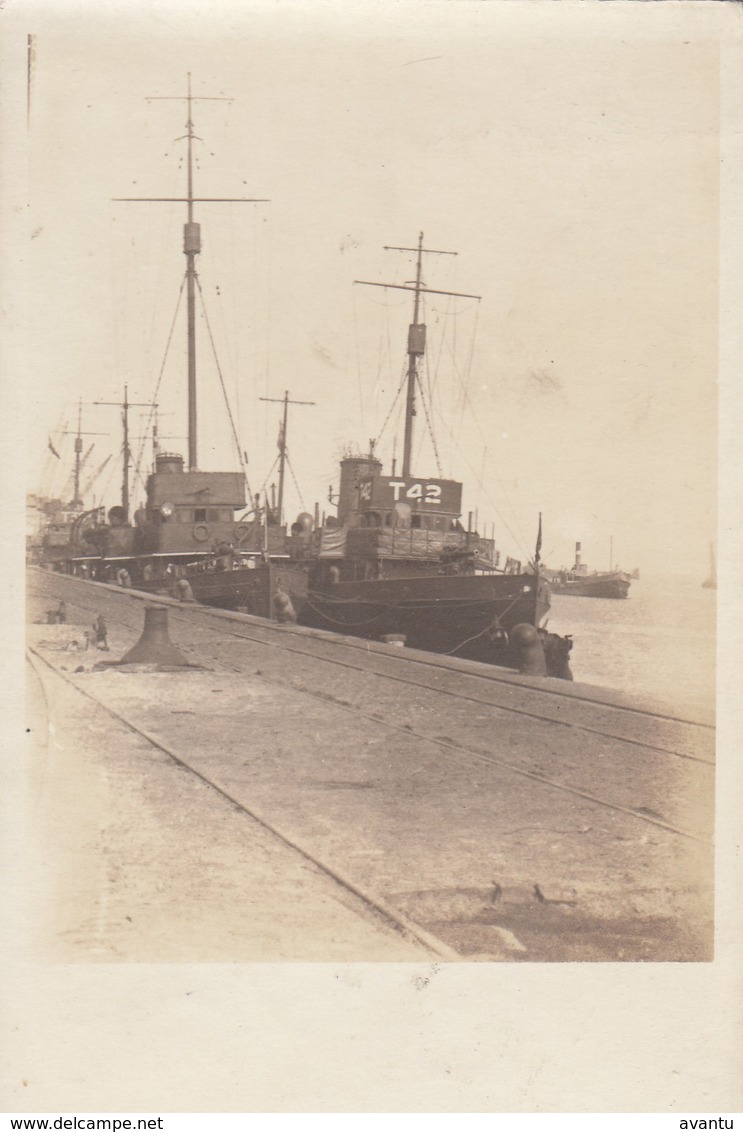 ZEEBRUGGE / ENGELSE MIJNENVEGERS / ENGLISH MINESWEEPERS  / FOTOKAART - Zeebrugge