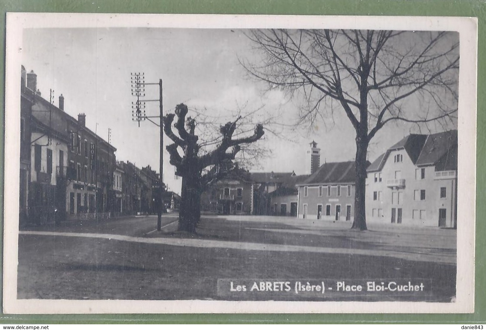 CARTE PHOTO - ISERE - LES ABRETS - PLACE ELOI-CUCHET - - Les Abrets