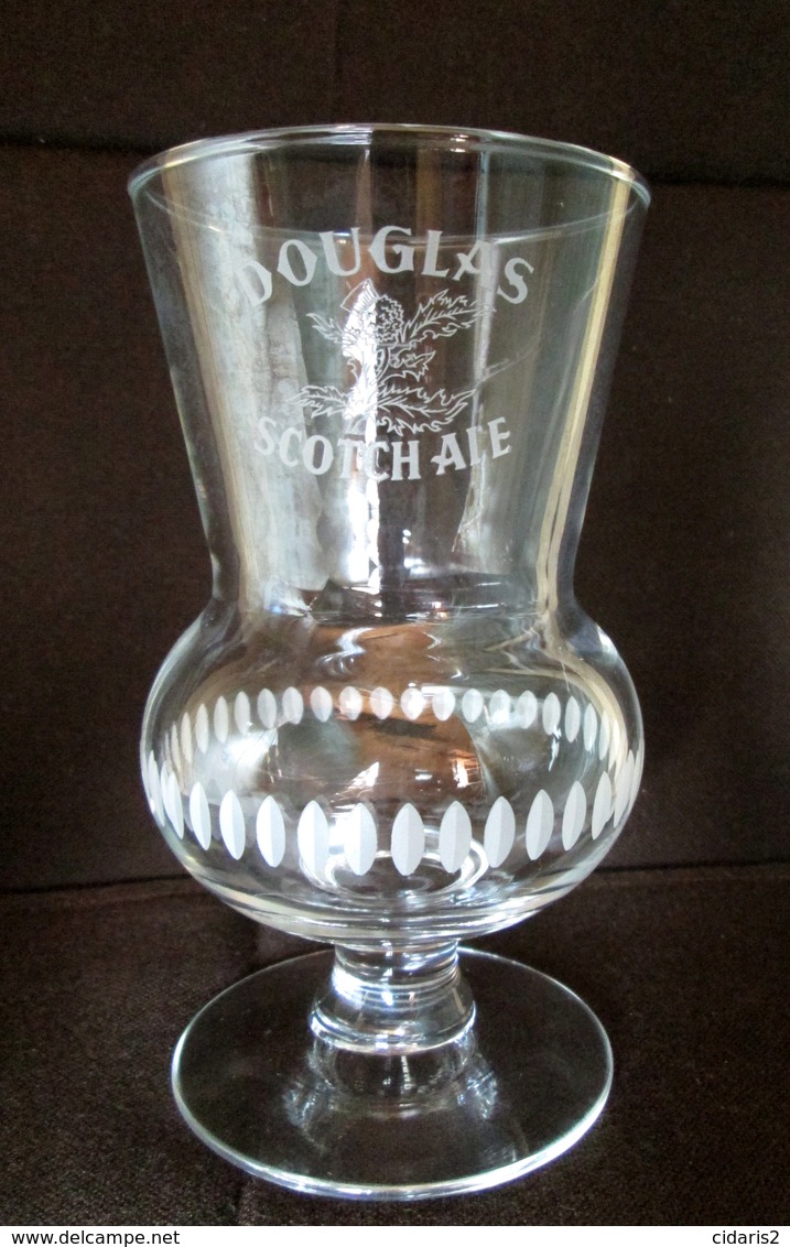 VERRE (sur Pied) Glass Glas Whisky Ecosse Scotland DOUGLAS SCOTCH ALE 33 Cl ! - Gläser