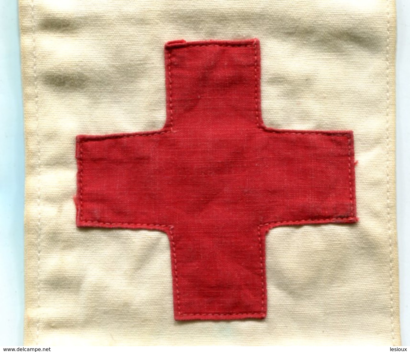 X155G ANCIEN BRASSARD INFIRMIER MINISTERE DE LA GUERRE CROIX ROUGE 10X44 CM - Services Médicaux