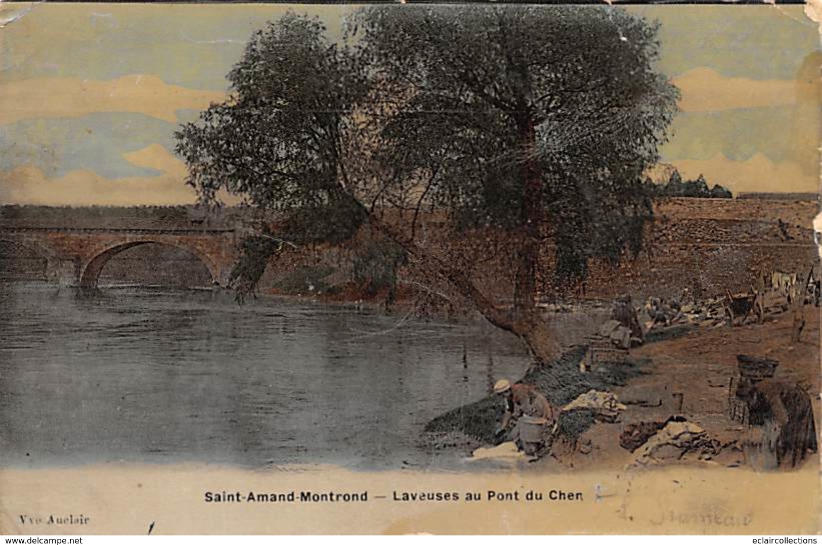 Saint Amand Montrond        18        Laveuses Au Pont Du Cher     (voir Scan) - Saint-Amand-Montrond