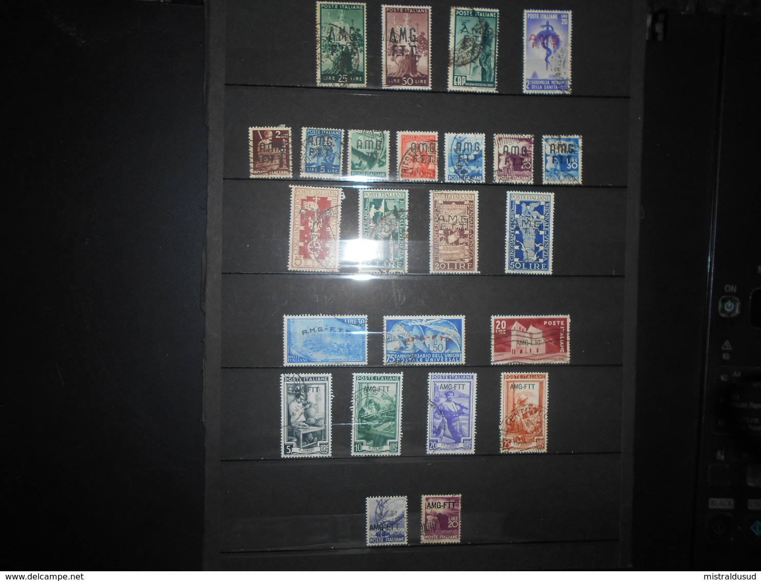 Trieste , Lot De 24 Timbres Obliteres - Used