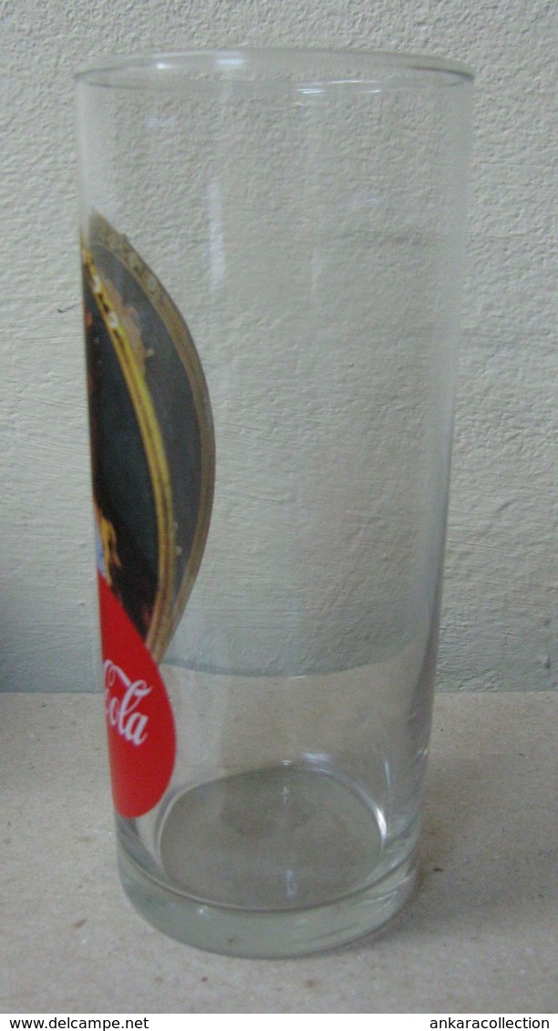 AC - COCA COLA ACTRESS ILLUSTRATED GLASS #2 FROM TURKEY - Tazas & Vasos
