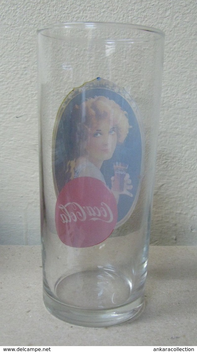 AC - COCA COLA ACTRESS ILLUSTRATED GLASS #2 FROM TURKEY - Tazas & Vasos