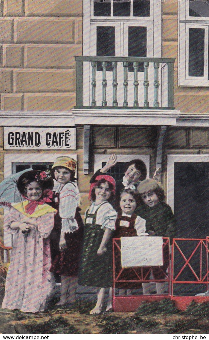 CPA Children, Drinking In A Pub, Enfants Sur Terrasse Du Bar (pk50528) - Taferelen En Landschappen