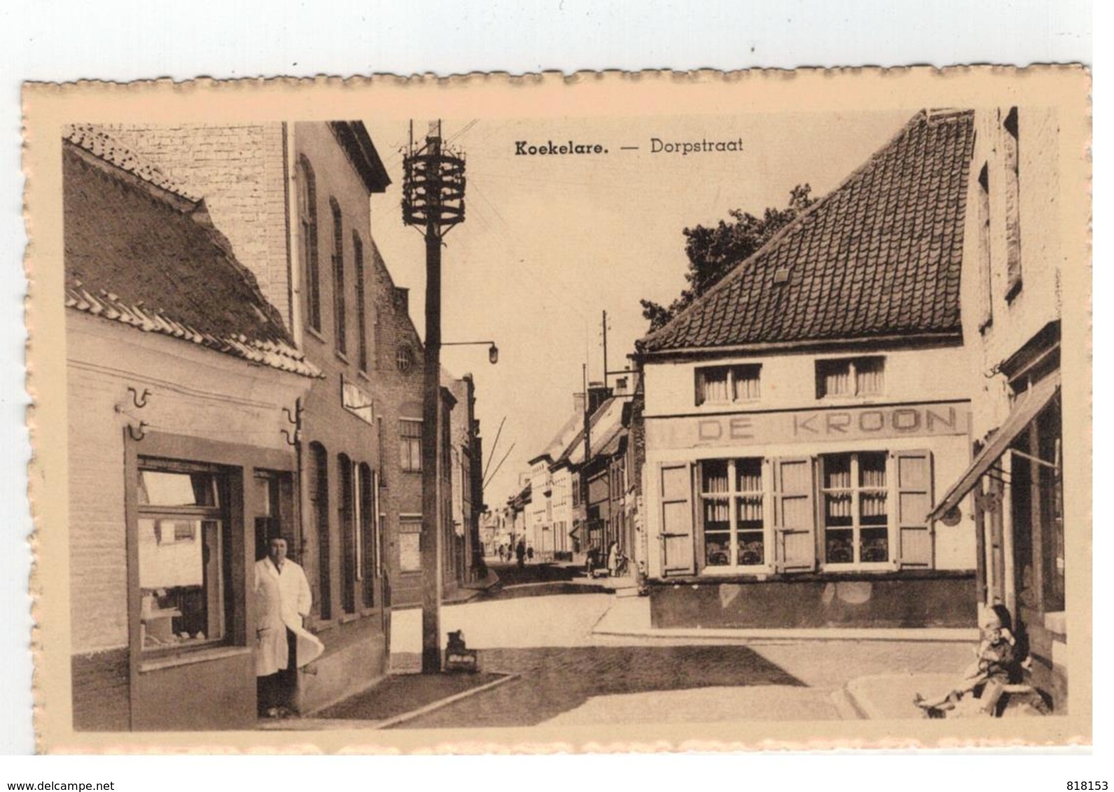 Koekelare.  -  Dorpstraat (met Herberg De Kroon) - Koekelare