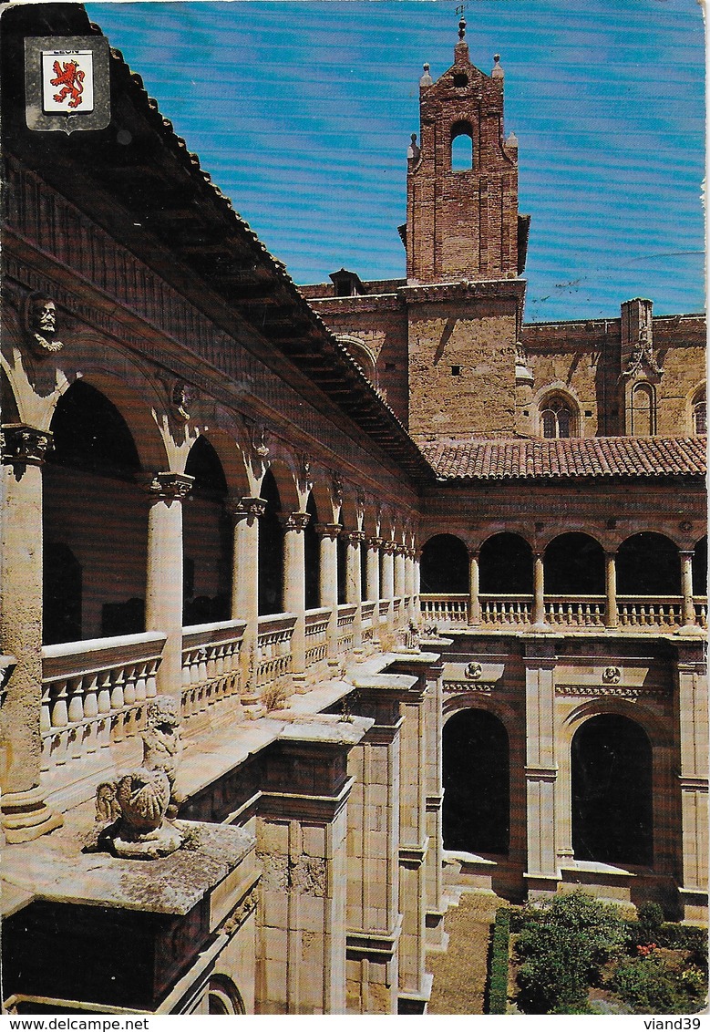 Eglise De "San Marcos" Colonnes Et Cloitre - León