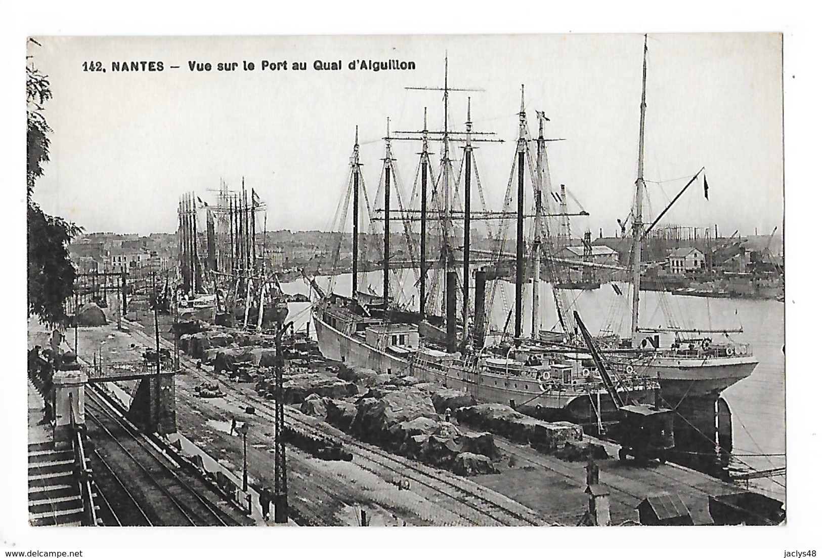 NANTES  (cpa 44)  Vue Sur Le Port Au Quai D'Aiguillon    -  L 1 - Nantes