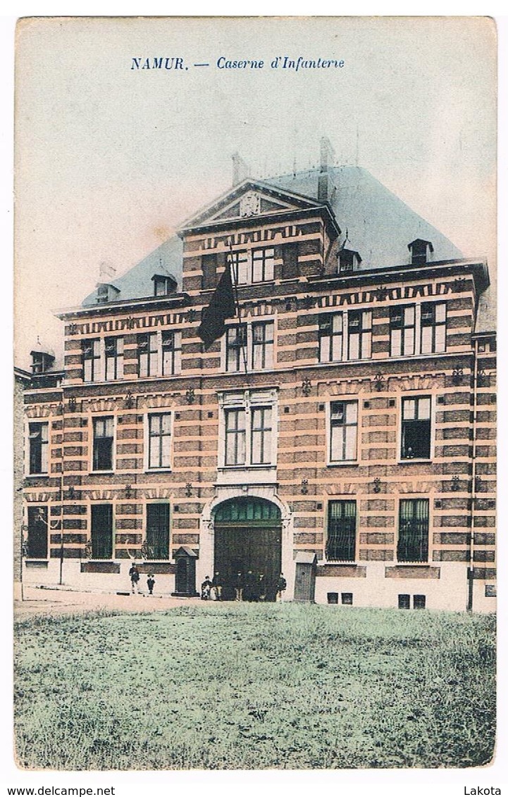 CPA : NAMUR - Caserne D' Infanterie ( Marie-Henriette ) - Drapeau Noir - Namur