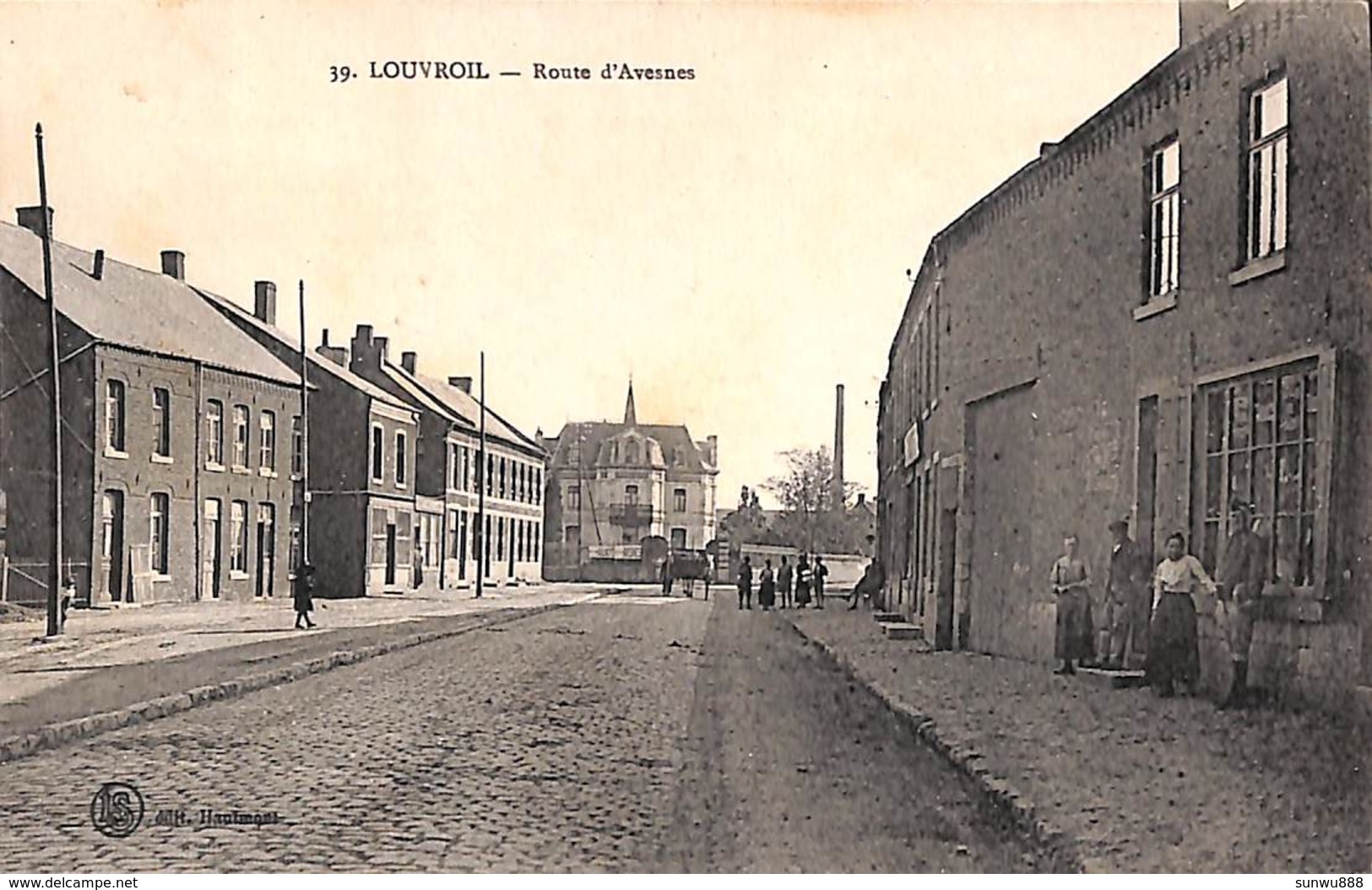 59 - Louvroil - Route D'Avesnes (animée, Edit Hautmont) - Louvroil