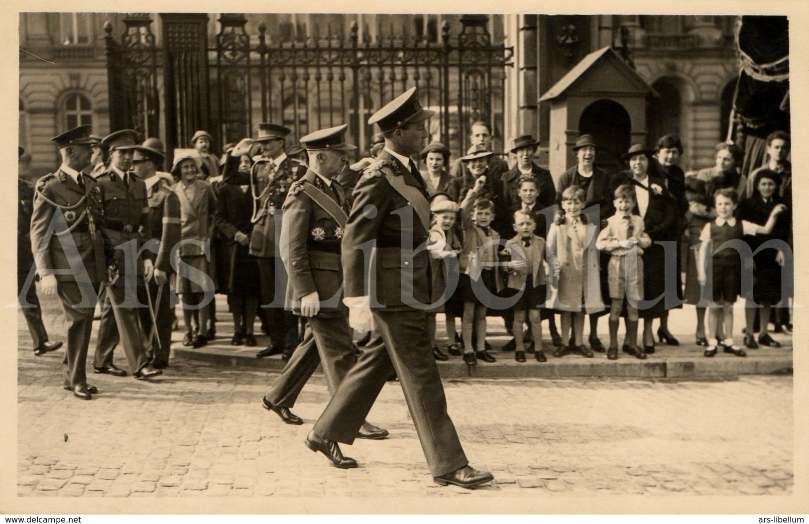 Postcard / ROYALTY / Belgique / België / Koning Leopold III / Roi Leopold III / Revue Des Troupes / 1937 / Bruxelles - Characters