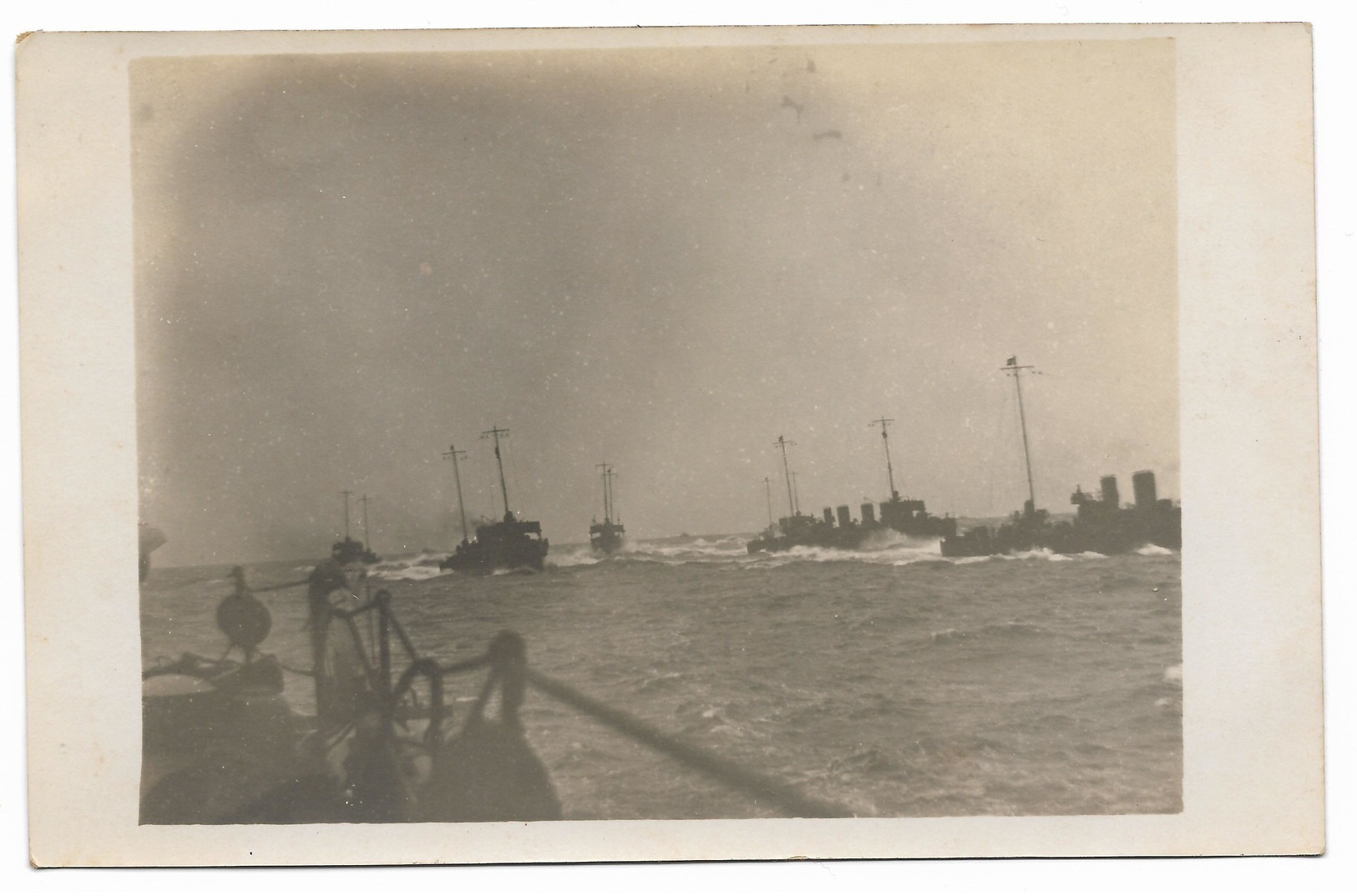 AUSTRO HUNGARIAN KRIEGSMARINE, Torpedozerstorers In Farht, Torpedo Destroyers In Attack Formation. - Guerre 1914-18