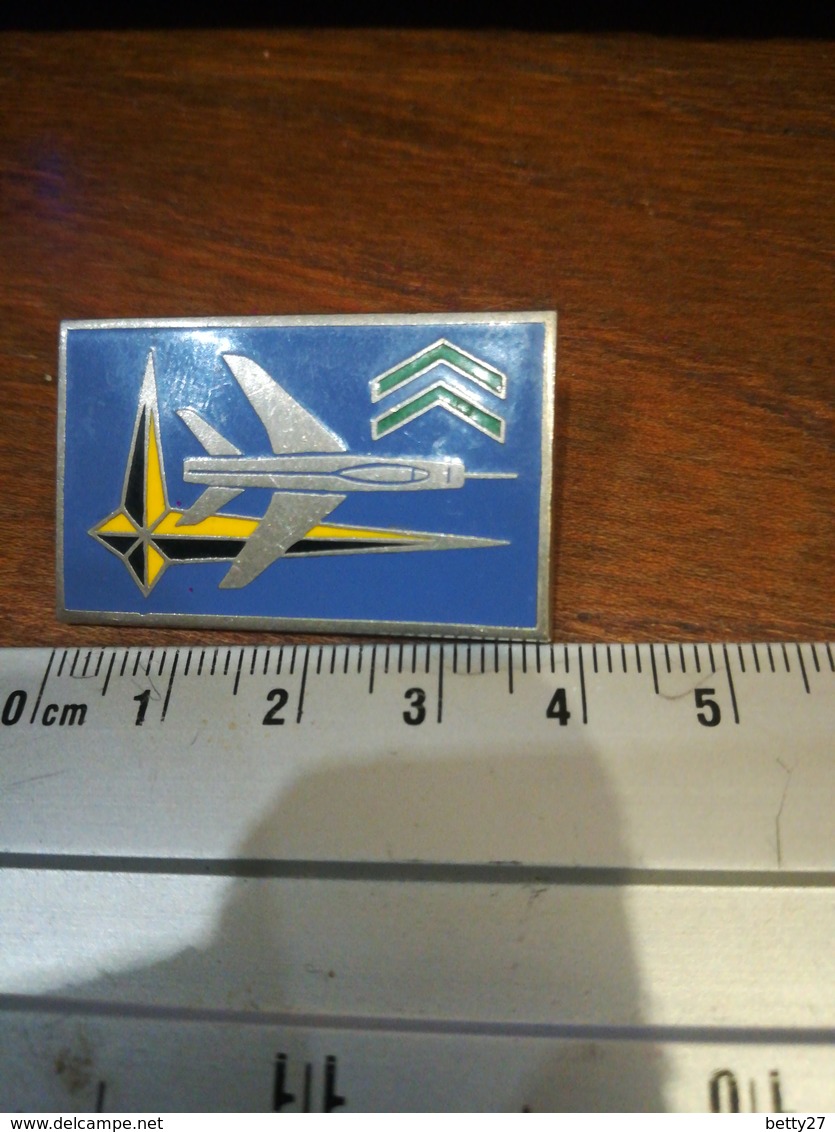 BROCHE No Pin's  Pucelle Militaire ARMÉE DE L AIR BA 136   (A875) P57 - Otros & Sin Clasificación