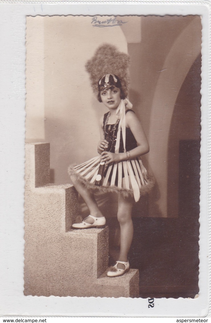 NIÑA GIRL FILLE MENINA DISFRAZ COSTUME BAILARINA DANSEUR DANCER VOYAGE CIRCA 1930's- BLEUP - Fotografie