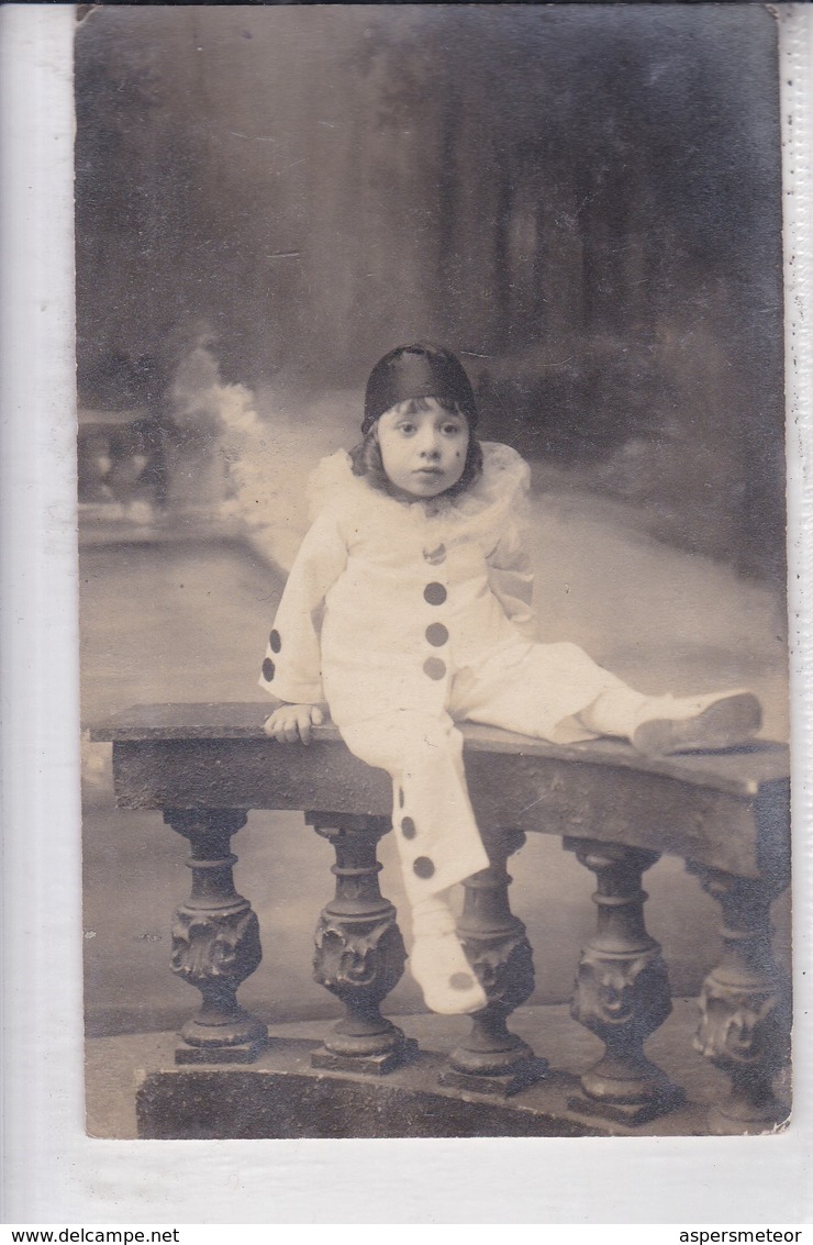 NIÑO GARÇON BOY CRIANÇA DISFRAZ COSTUME ARLEQUIN CLOWN-CIRCA 1910s- BLEUP - Fotografie