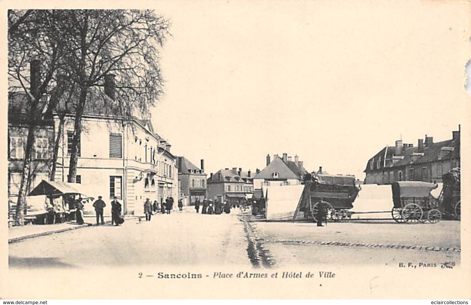 Sancoins         18       Place D'Armes Et Hôtel De Ville.  Marché     (voir Scan) - Sancoins