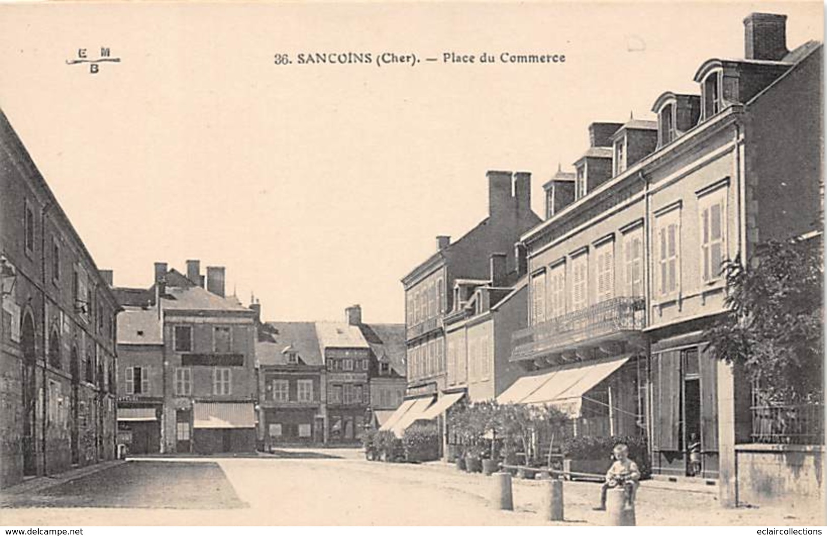 Sancoins         18        Place Du Commerce      (voir Scan) - Sancoins