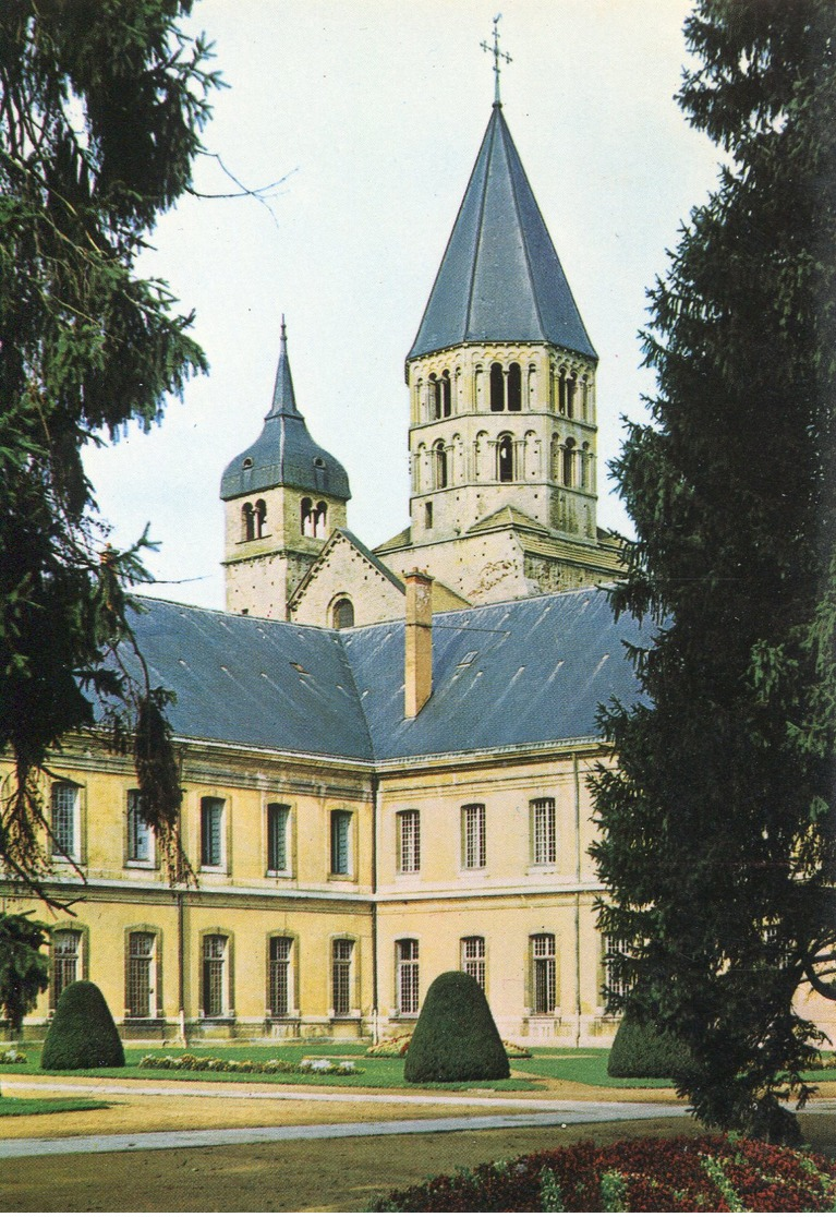 71 - CLUNY - Abbaye De Cluny. Clocher De L'Eau Bénite Et Tour De L'Horloge - Cluny