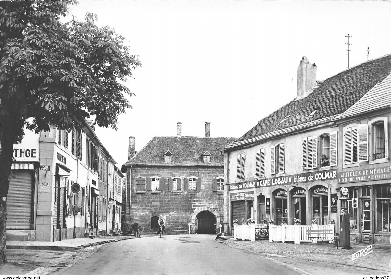 57-PHALSBOURG- PORTE D'ALLEMAGNE CAFE LOBAU- (VOIR POMPE A ESSENCE ) - Phalsbourg