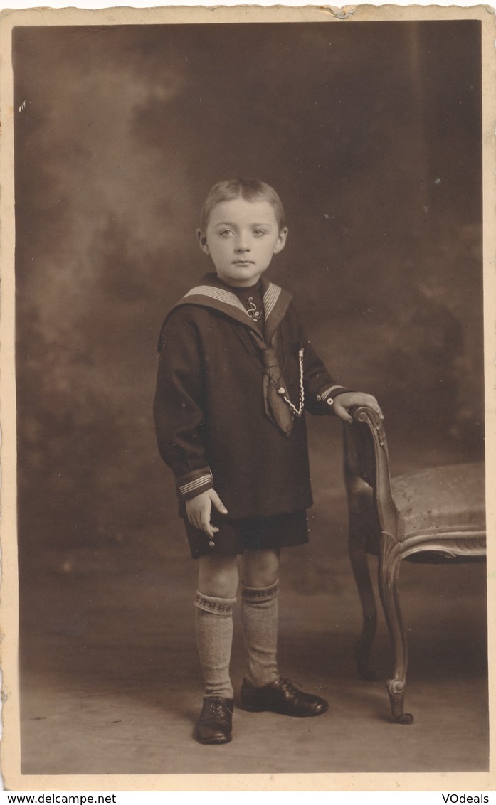 Thèmes - Photographie - Portrait D'enfant - Garçon - Photo - Personnes Anonymes