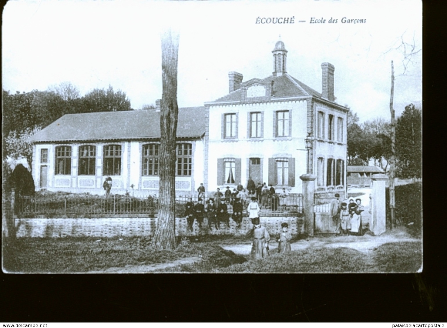 ECOUCHE ECOLE                  JLM - Ecouche