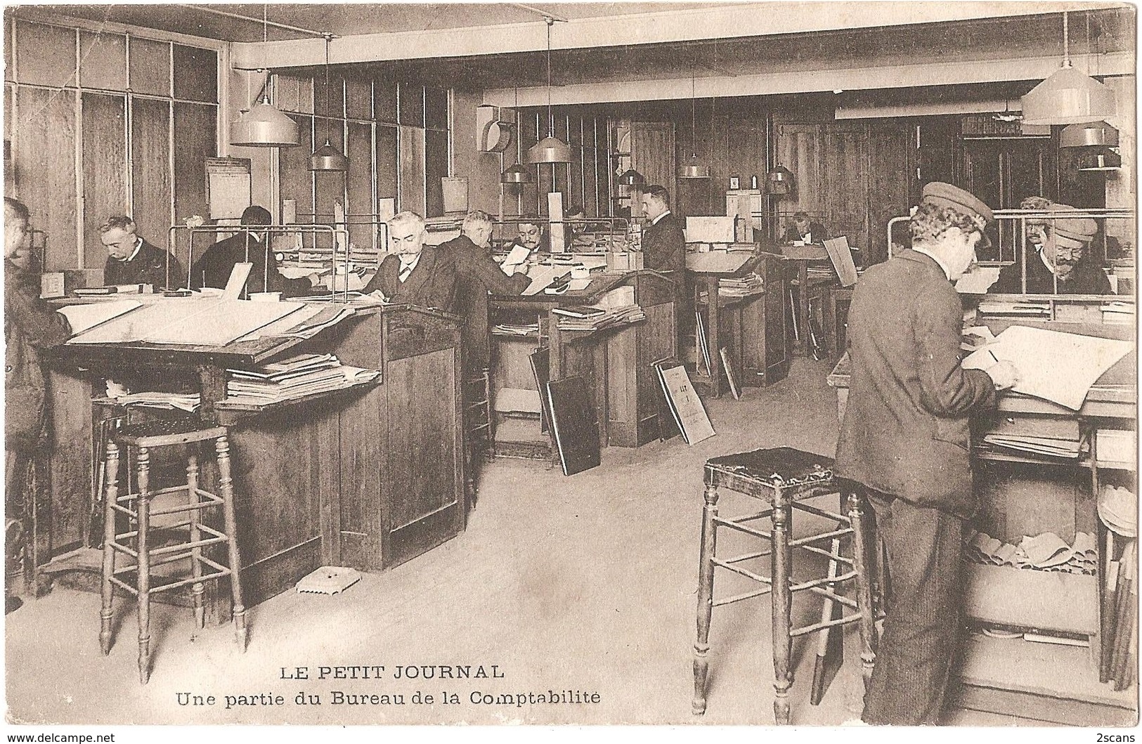 Dépt 75 - PARIS - LE PETIT JOURNAL - Une Partie Du Bureau De La Comptabilité - (timbre Taxe) - Autres & Non Classés