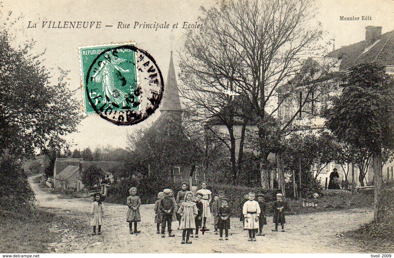 CPA - 71 - La VILLENEUVE - Rue Principale Et Ecoles - Andere & Zonder Classificatie