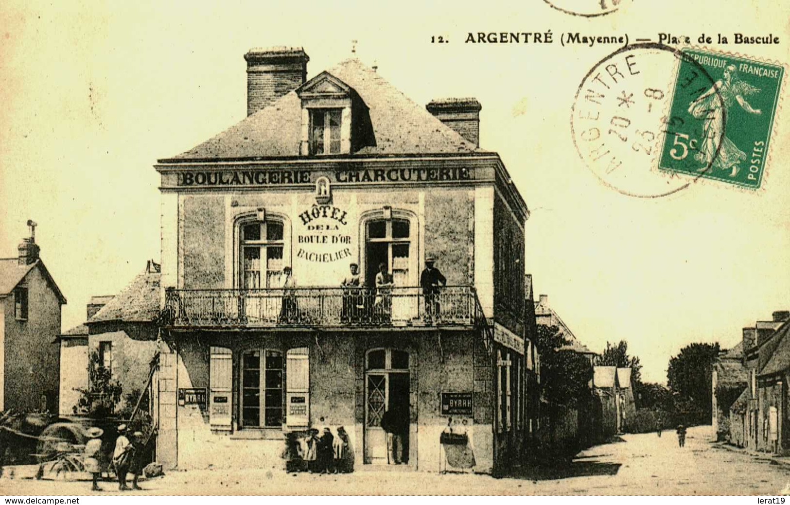 53.....MAYENNE....ARGENTRE....place De La Bascule..hotel De La Boule D'or - Argentre