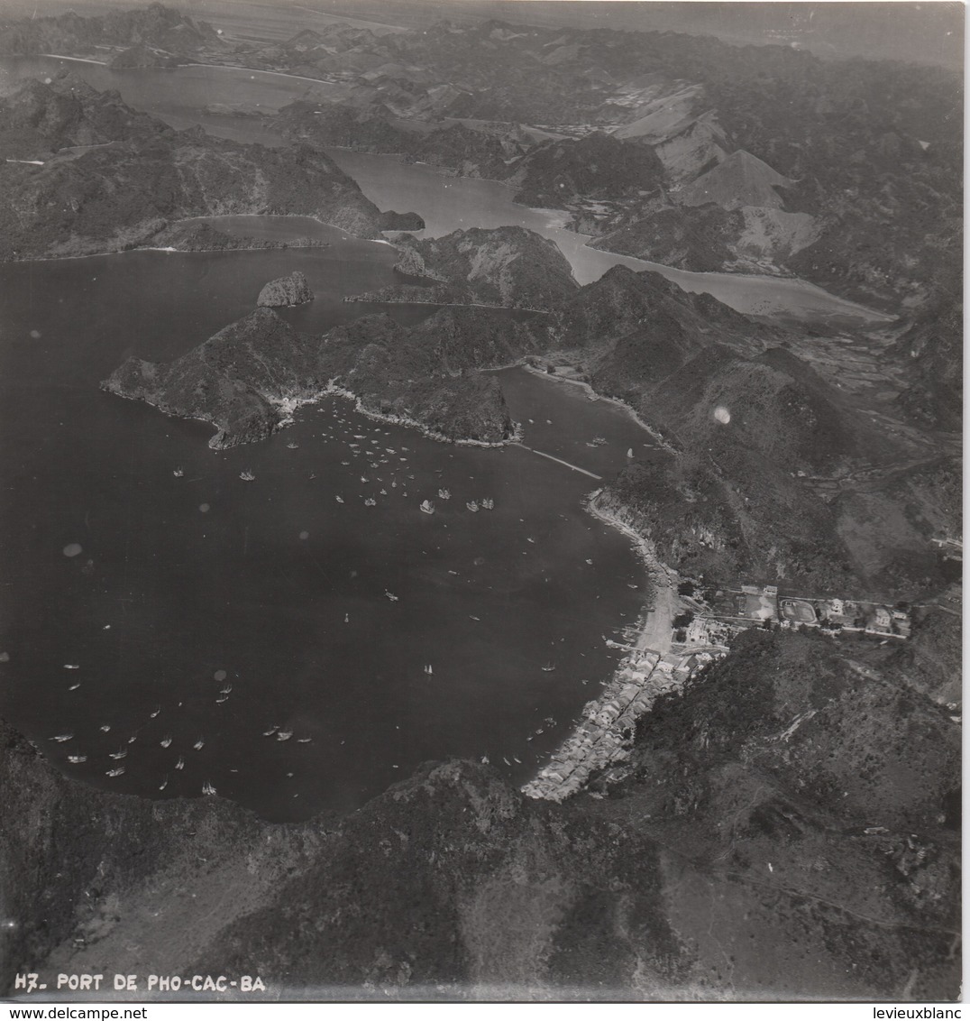 Grande Photographie Aérienne/Retirage D'époque/Viet Nam/Baie D'Along/Frassati?/Port De Pho-Cac-Ba/Vers1945-1955 PHOTN464 - Otros & Sin Clasificación