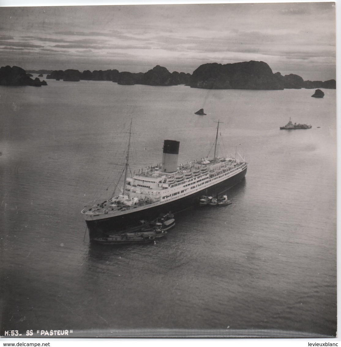 Grande Photographie Aérienne/Retirage D'époque/Viet Nam/Baie D'Along/Paquebot "PASTEUR"/Frassati?/Vers1945-1955 PHOTN469 - Autres & Non Classés