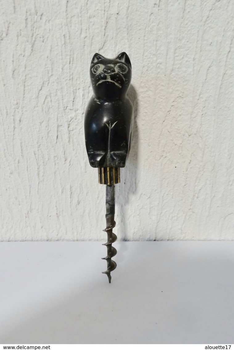 ANCIEN TIRE BOUCHON CHAT - Bottle Openers